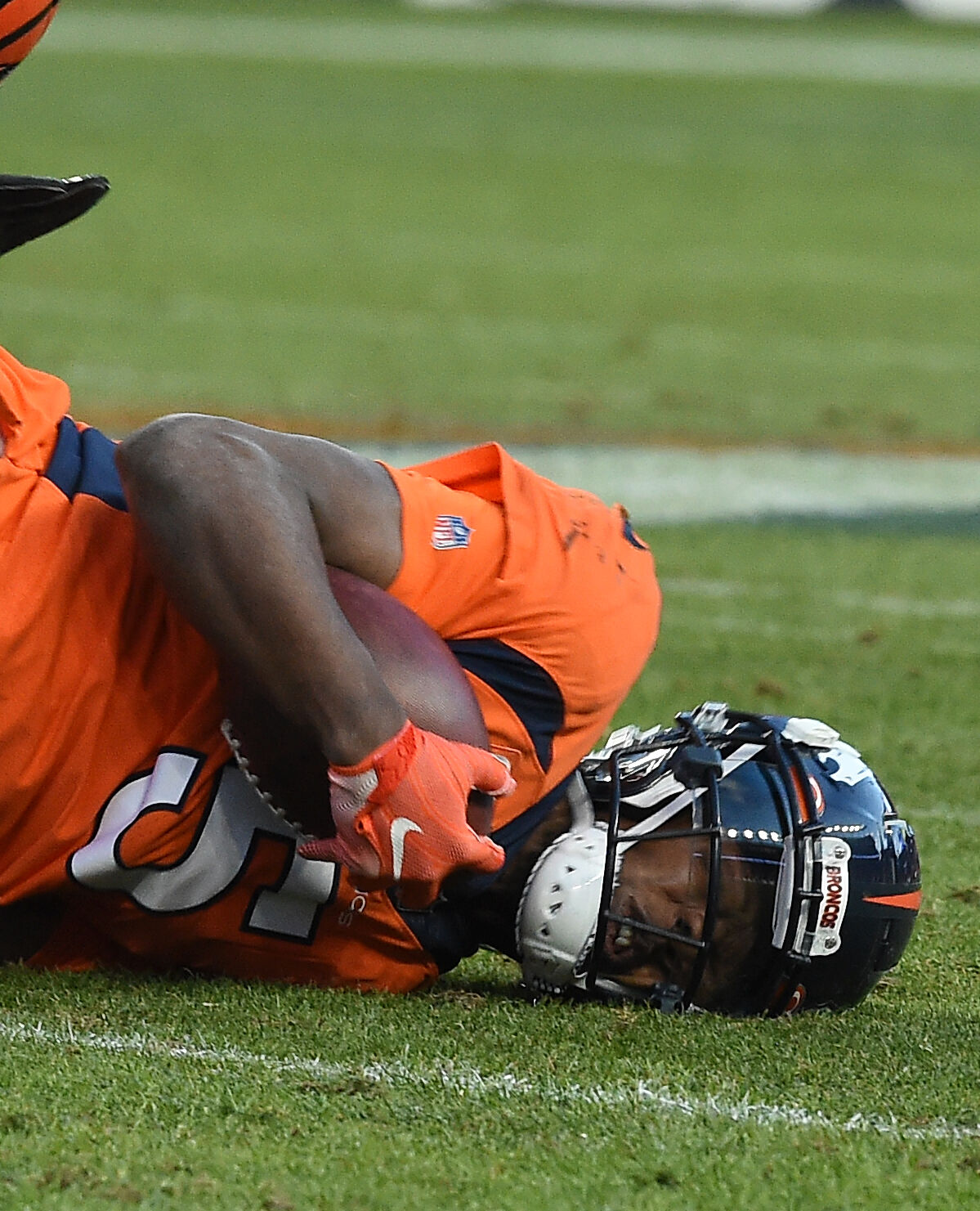 121921-s-dg-bengalsbroncos1619 .jpg